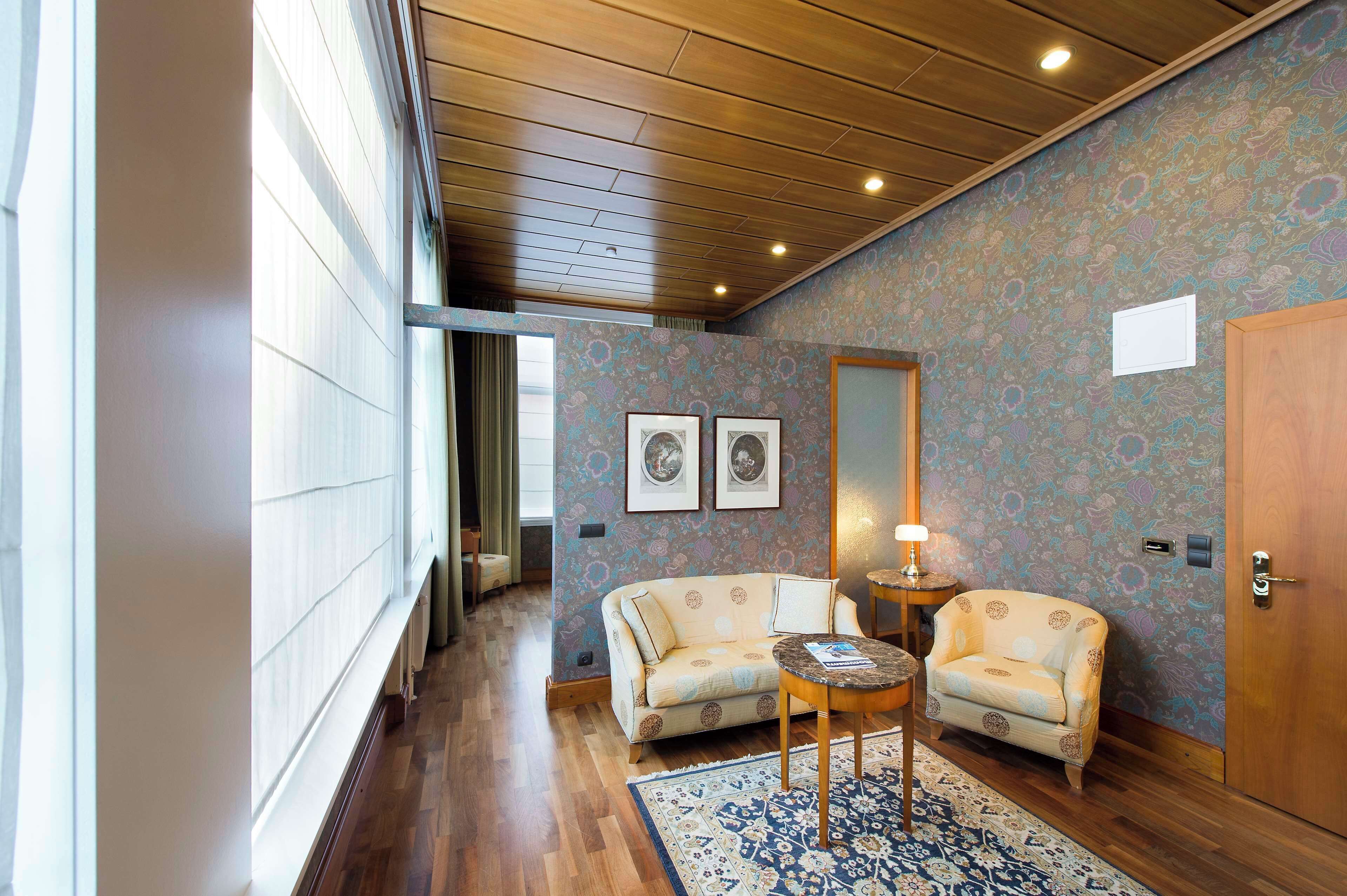 classic suite, 1 double bed (living room) | 1 bedroom, hypo-allergenic bedding, individually decorated