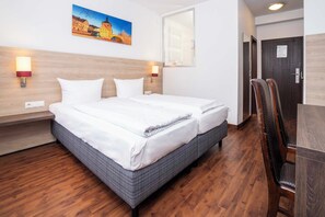 Classic Double Room | Individually furnished, desk, laptop workspace, soundproofing - Hotel National (Bamberg)