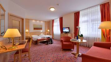 1 間睡房、防敏寢具、迷你吧、房內夾萬