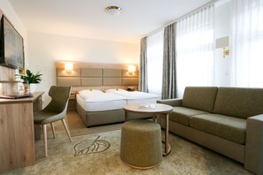 1 bedroom, hypo-allergenic bedding, minibar, in-room safe