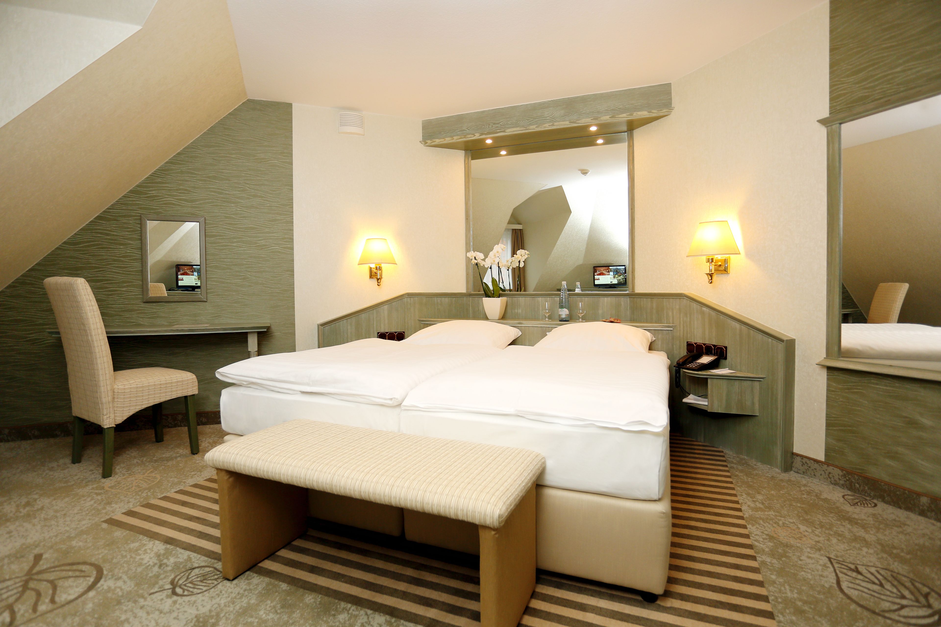 deluxe double room | 1 bedroom, hypo-allergenic bedding, minibar, in-room safe