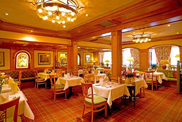 Breakfast, lunch, dinner served; Regional cuisine, garden views