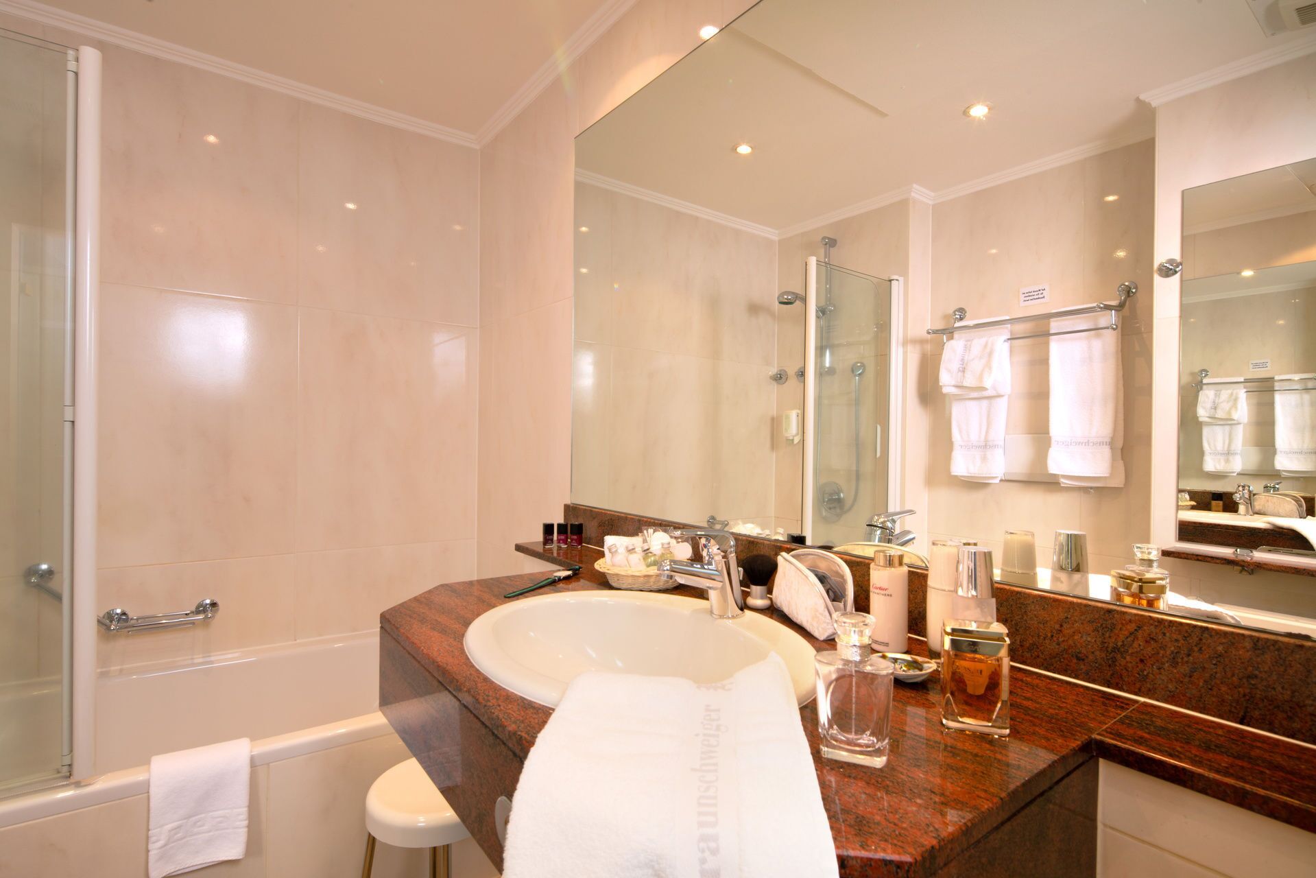 deluxe double room | 1 bedroom, hypo-allergenic bedding, down duvets, select comfort beds