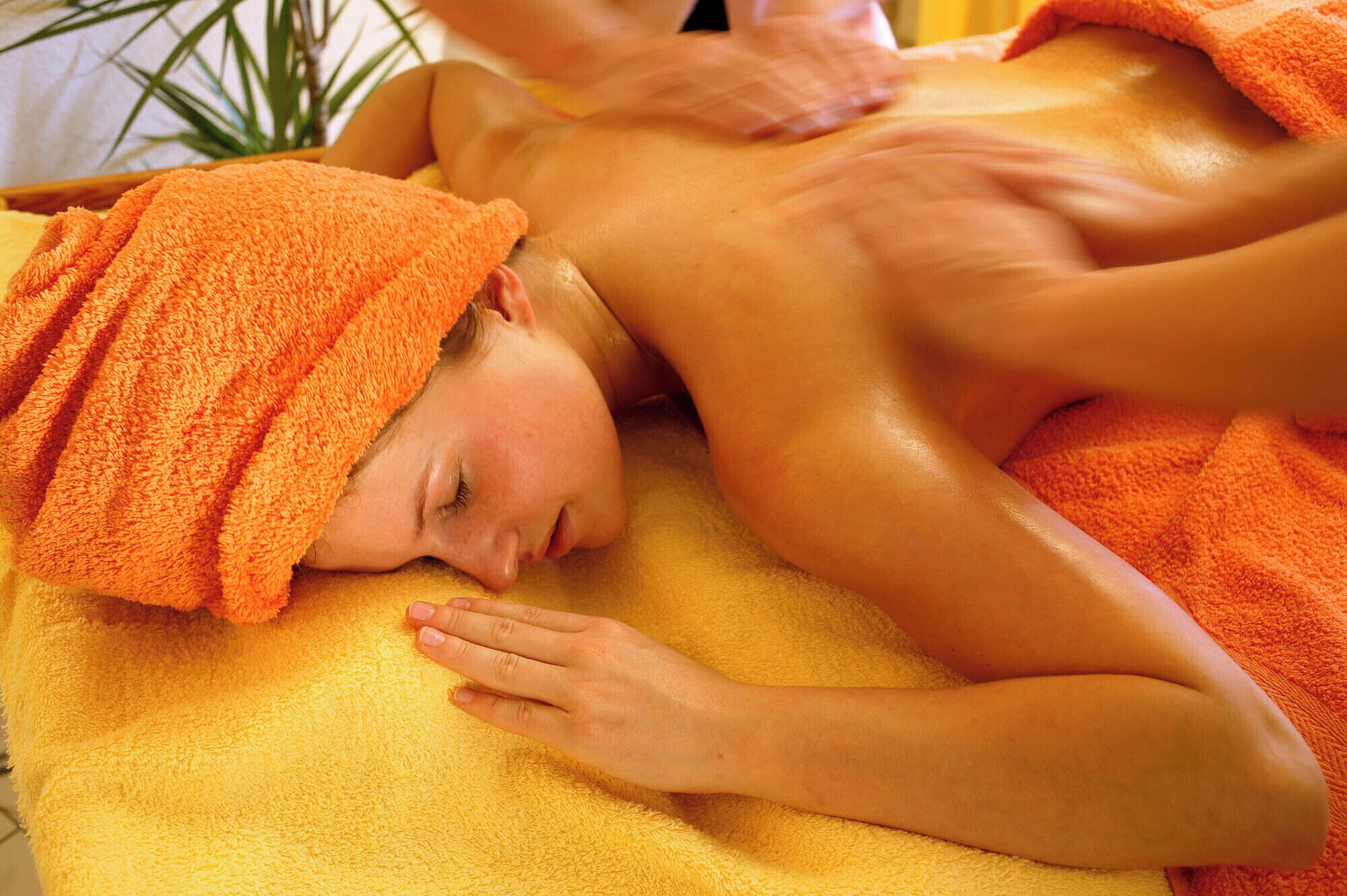 body treatments, aromatherapy, hot stone massages, body wraps