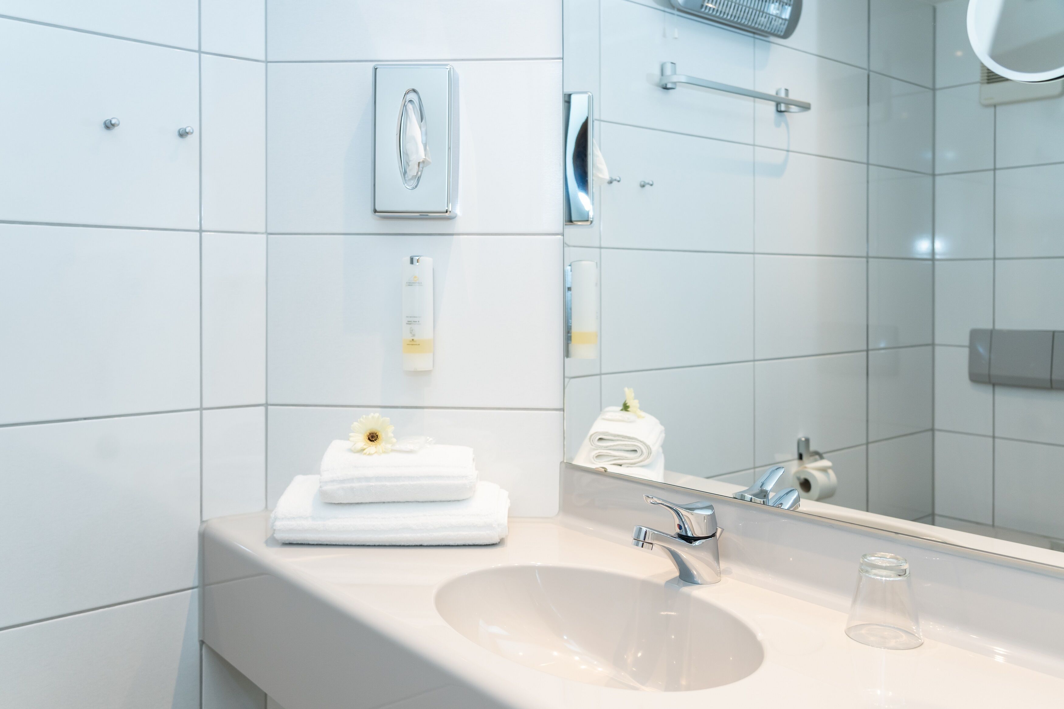 superior single room | bathroom | shower, free toiletries, hair dryer, towels