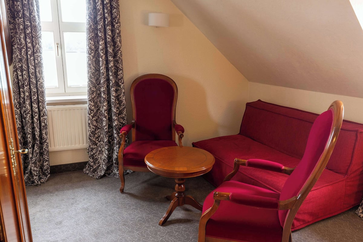 junior suite, 1 double bed (cozy sitting corner) | room amenity