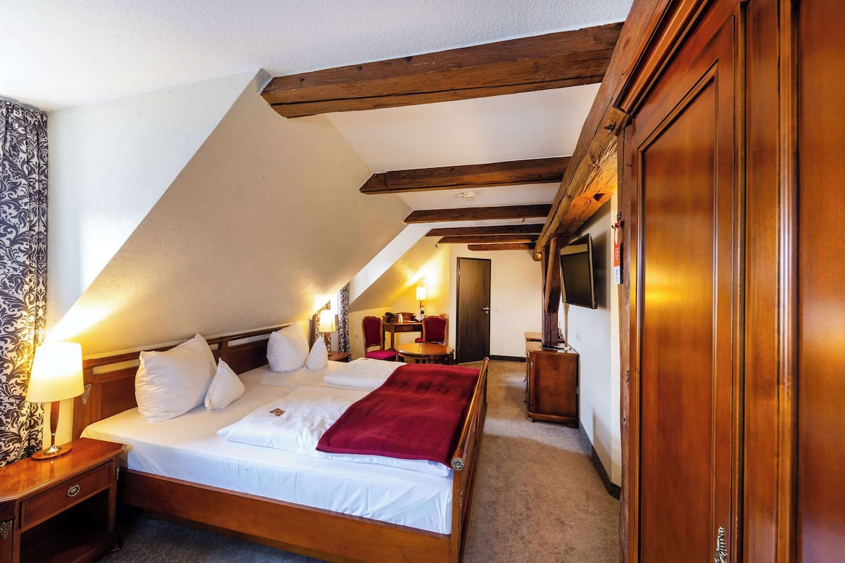 junior suite, 1 double bed (cozy sitting corner) | room amenity