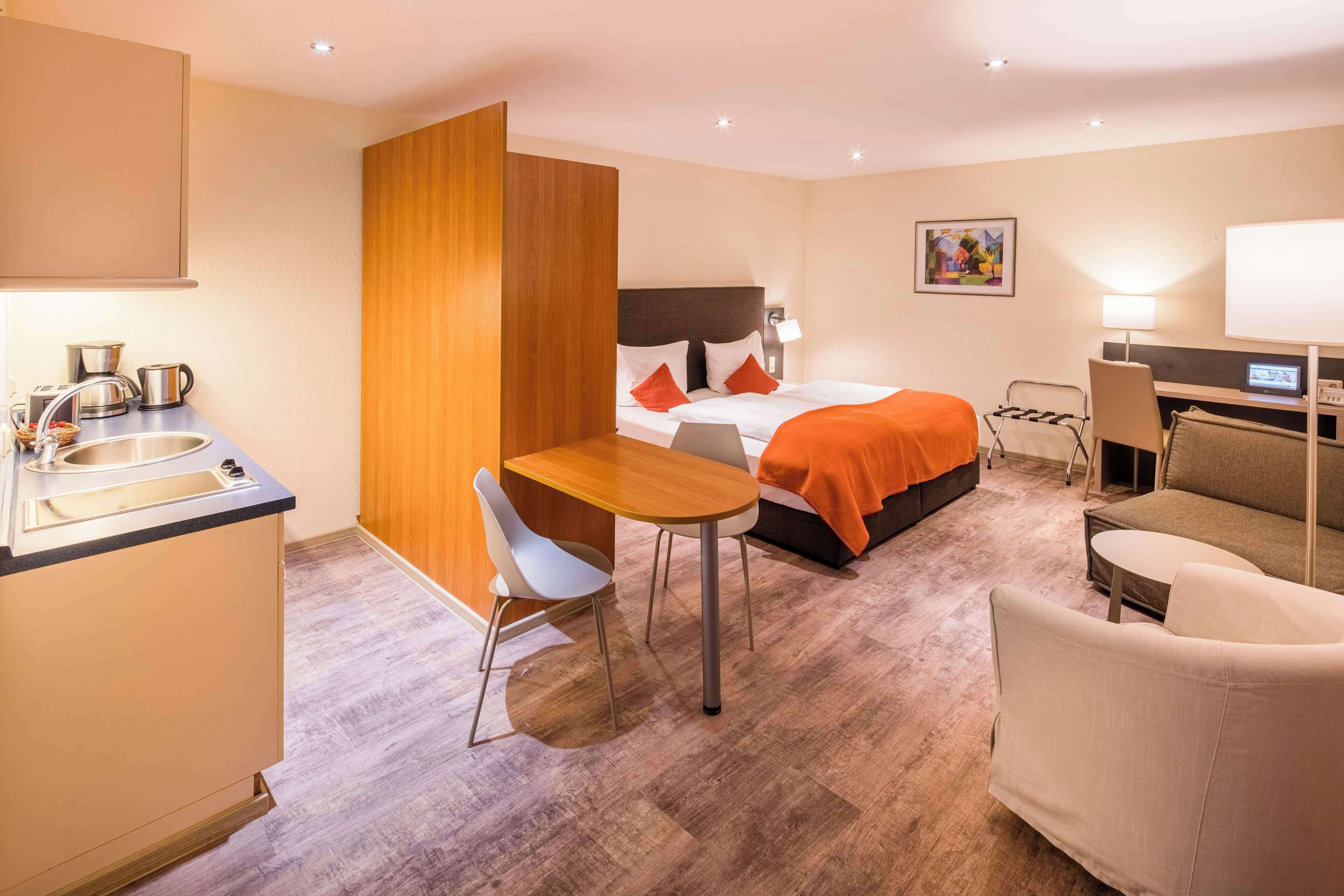 1 bedroom, hypo-allergenic bedding, in-room safe, soundproofing