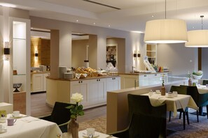 Petit déjeuner buffet compris tous les jours