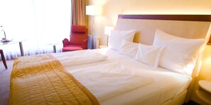 Superior Room, 1 Double Bed | In-room safe, blackout curtains, soundproofing, iron/ironing board