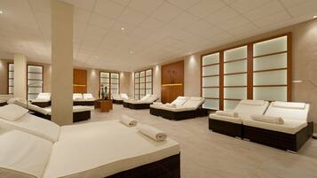 Private spa tub
