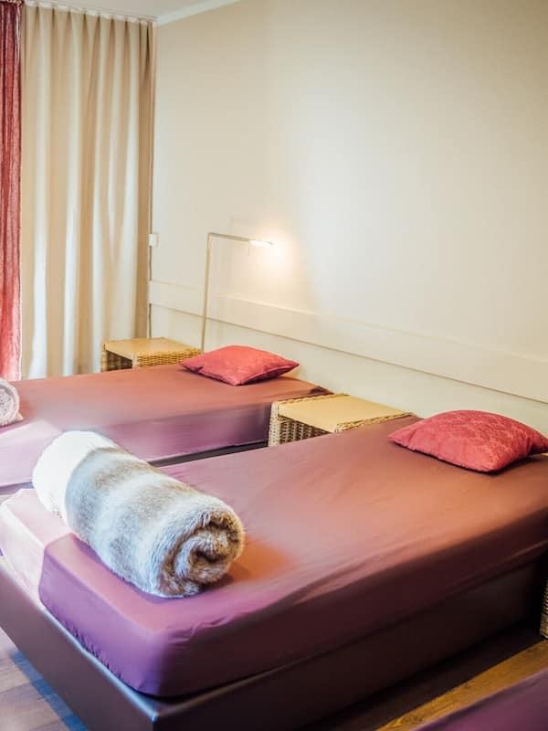 Couples treatment room(s), sauna, hot tub, steam room, body treatments