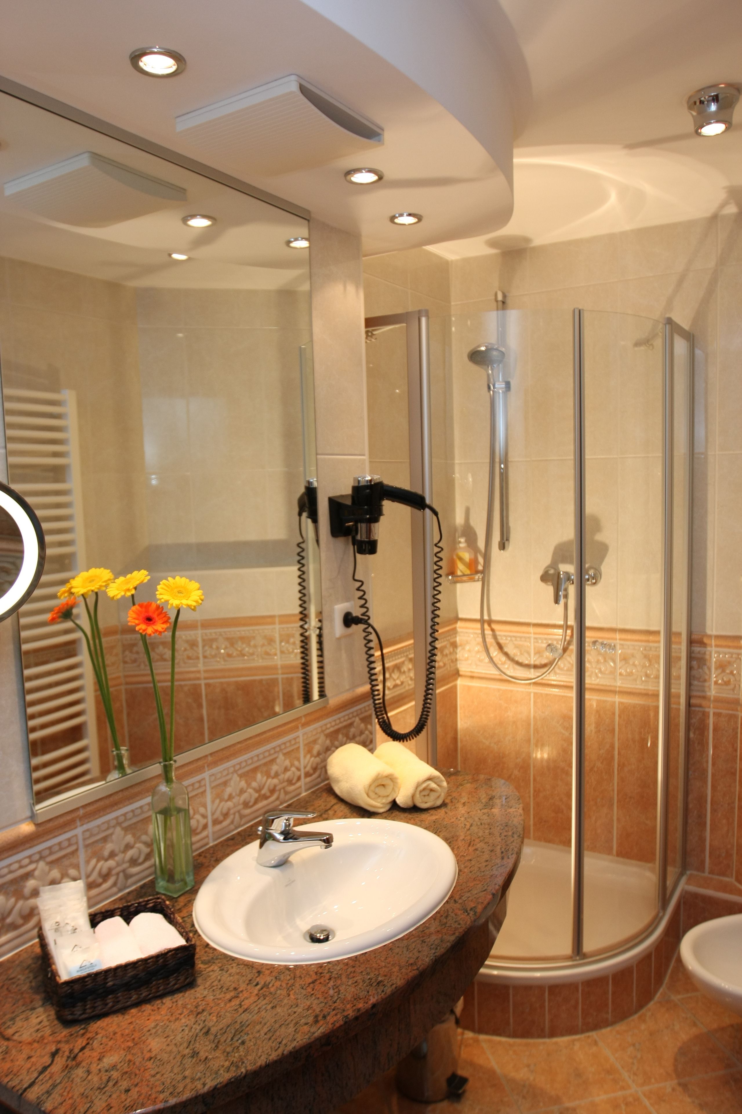 deluxe double room | bathroom | free toiletries, hair dryer, slippers, bidet