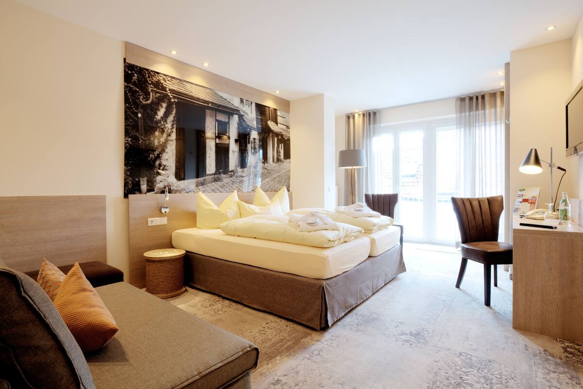 comfort double or twin room, balcony | 1 bedroom, desk, iron/ironing board, free wifi