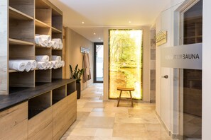 Steam room 