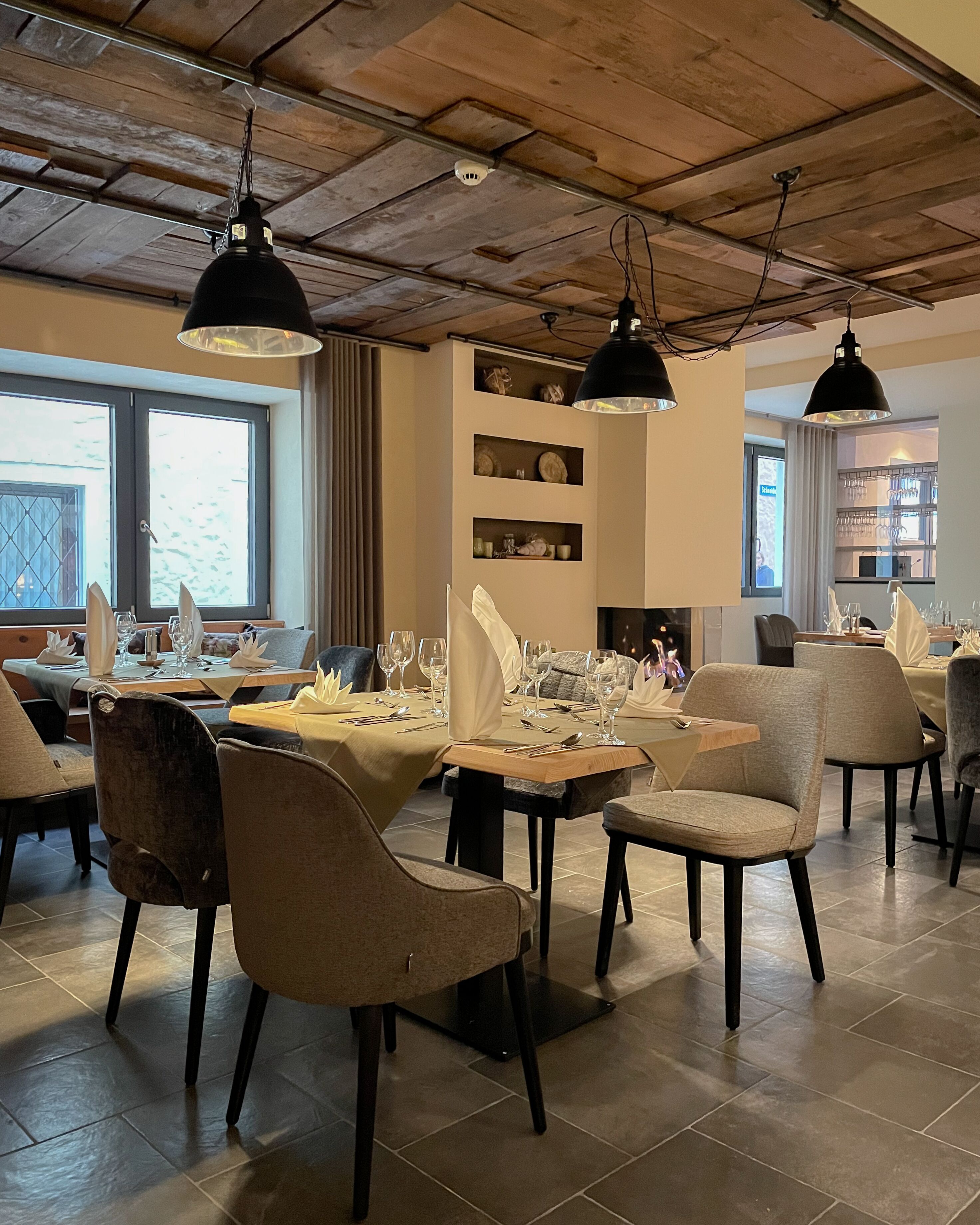 Lunch and dinner served, local and international cuisine