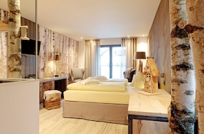 Classic Double Room | Desk, iron/ironing board, free WiFi, bed sheets