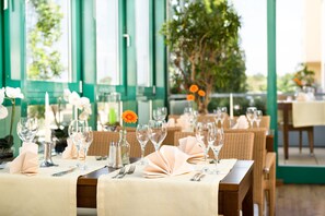 Frühstück, Mittagessen, Abendessen, internationale Küche 