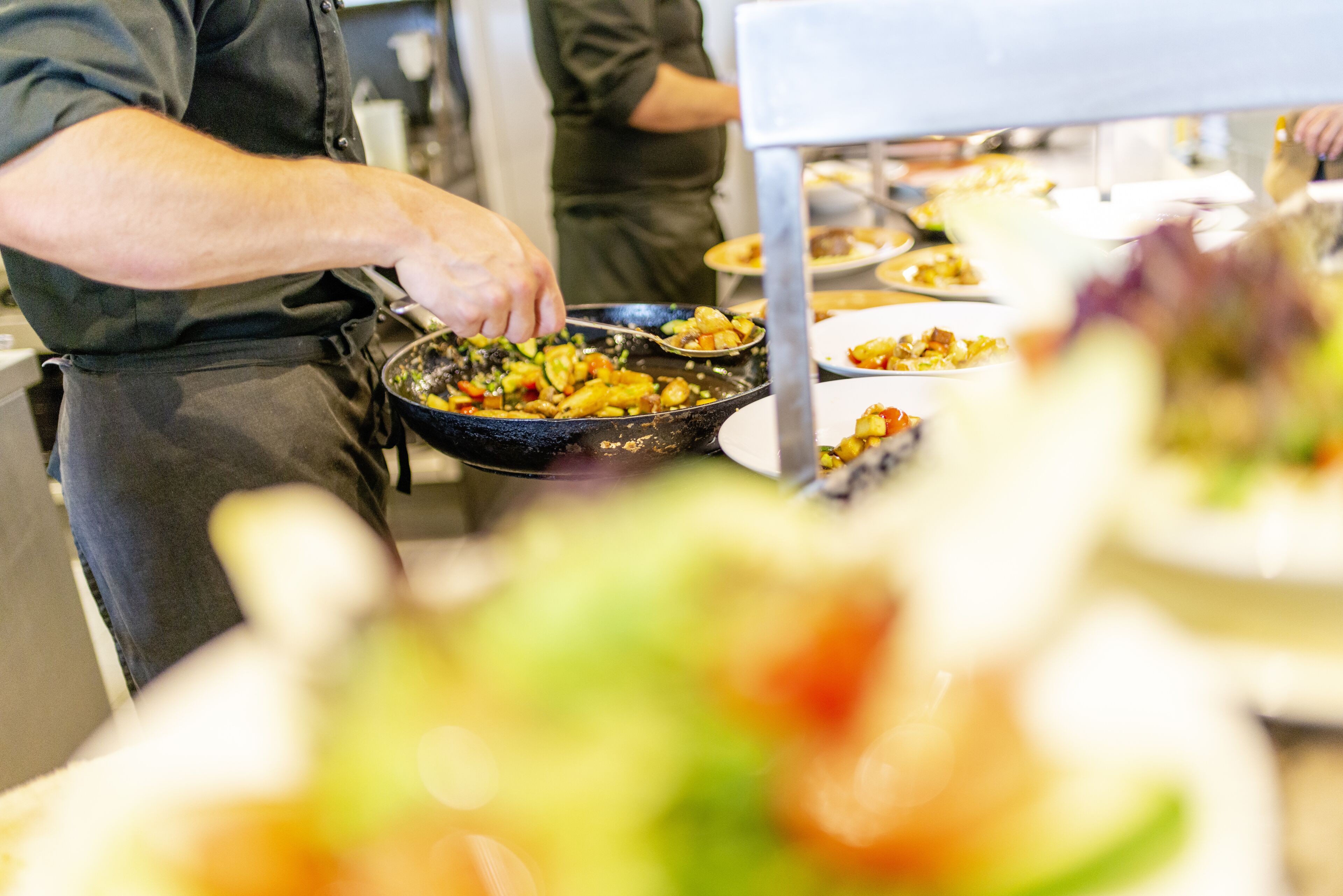 breakfast, lunch, dinner served; international cuisine