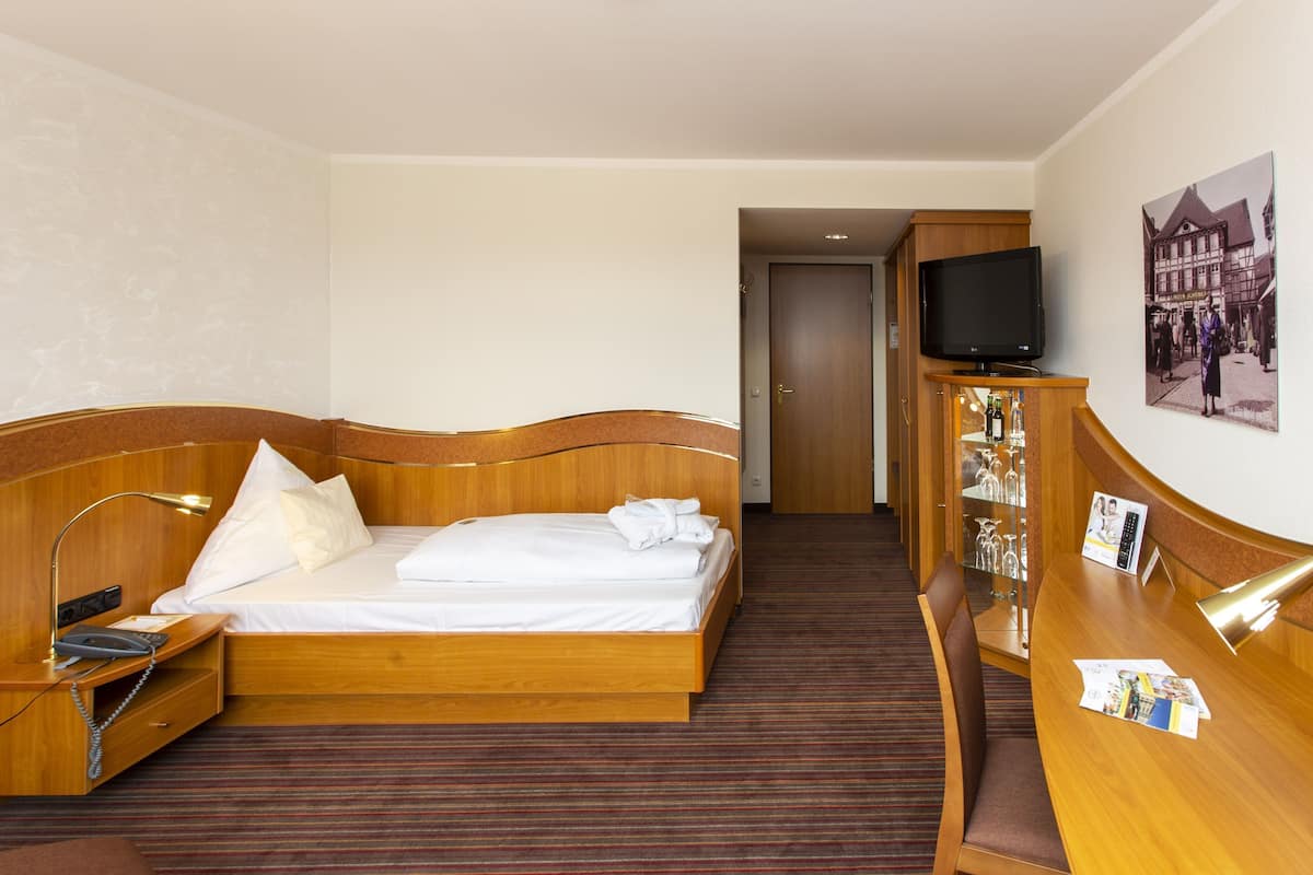 Standard Single Room, 1 Single Bed | Hypo-allergenic bedding, down duvets, minibar, in-room safe