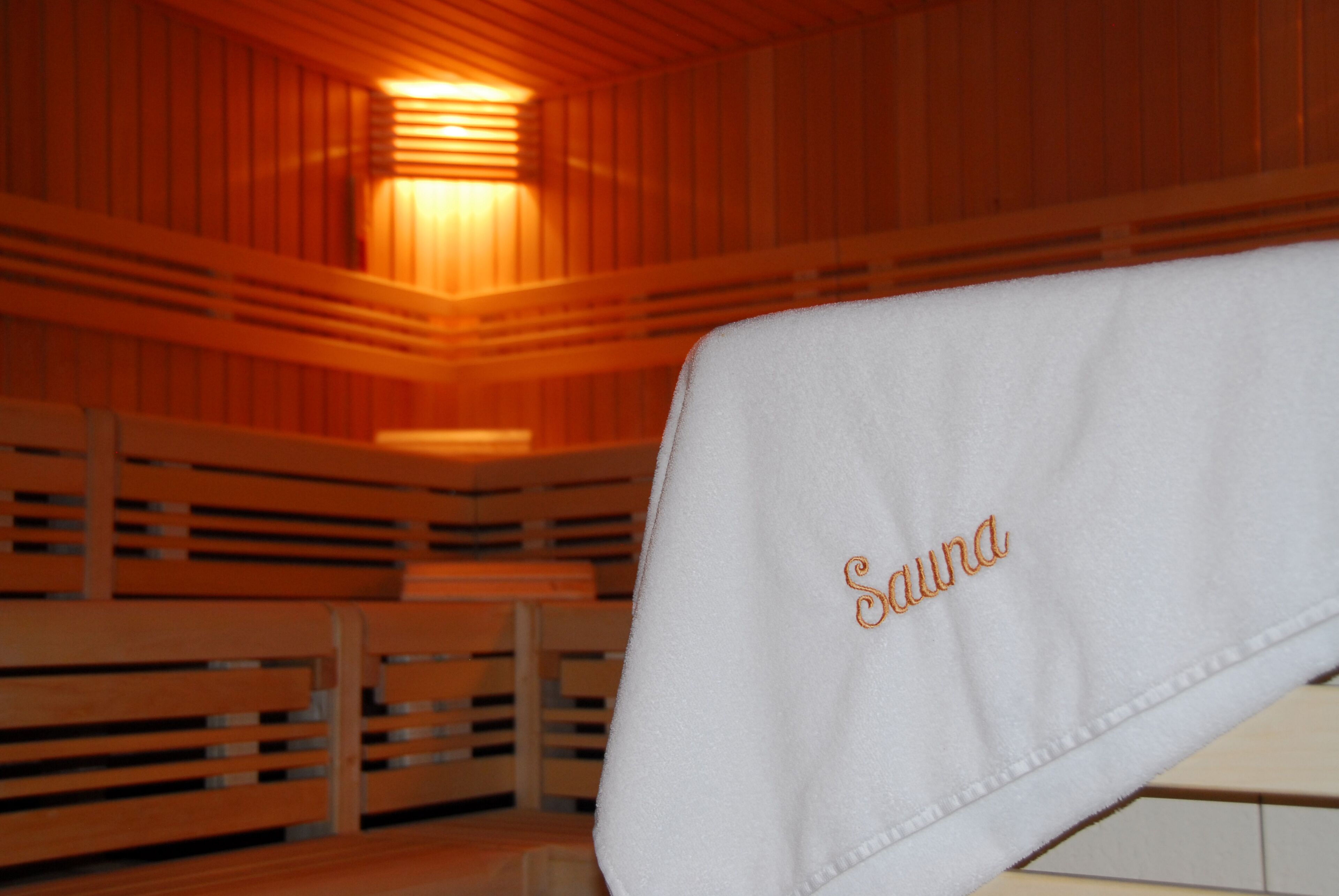 sauna, steam room, hot stone massages, 1 treatment room, massages