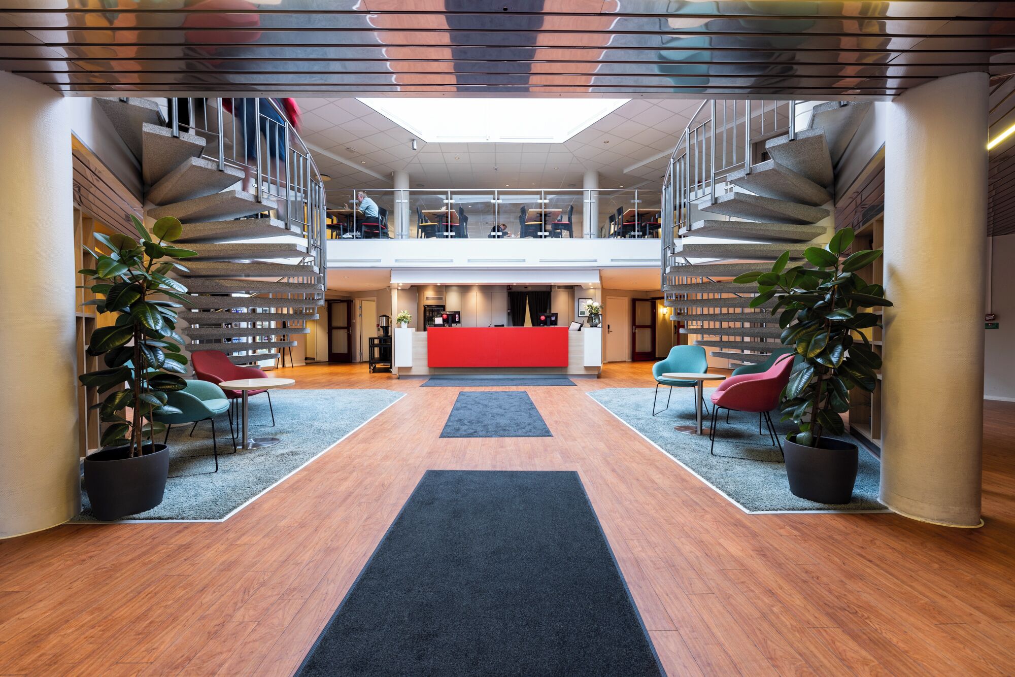 32-inch flat-screen tv with cable channels, tv