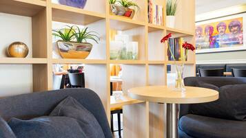 Siddeområde i lobbyen