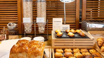 Daily buffet breakfast (EUR 12.9 per person)