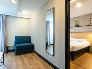 Family Room, Multiple Beds | Premium bedding, desk, blackout drapes, soundproofing - ibis Angouleme Nord (Champniers)