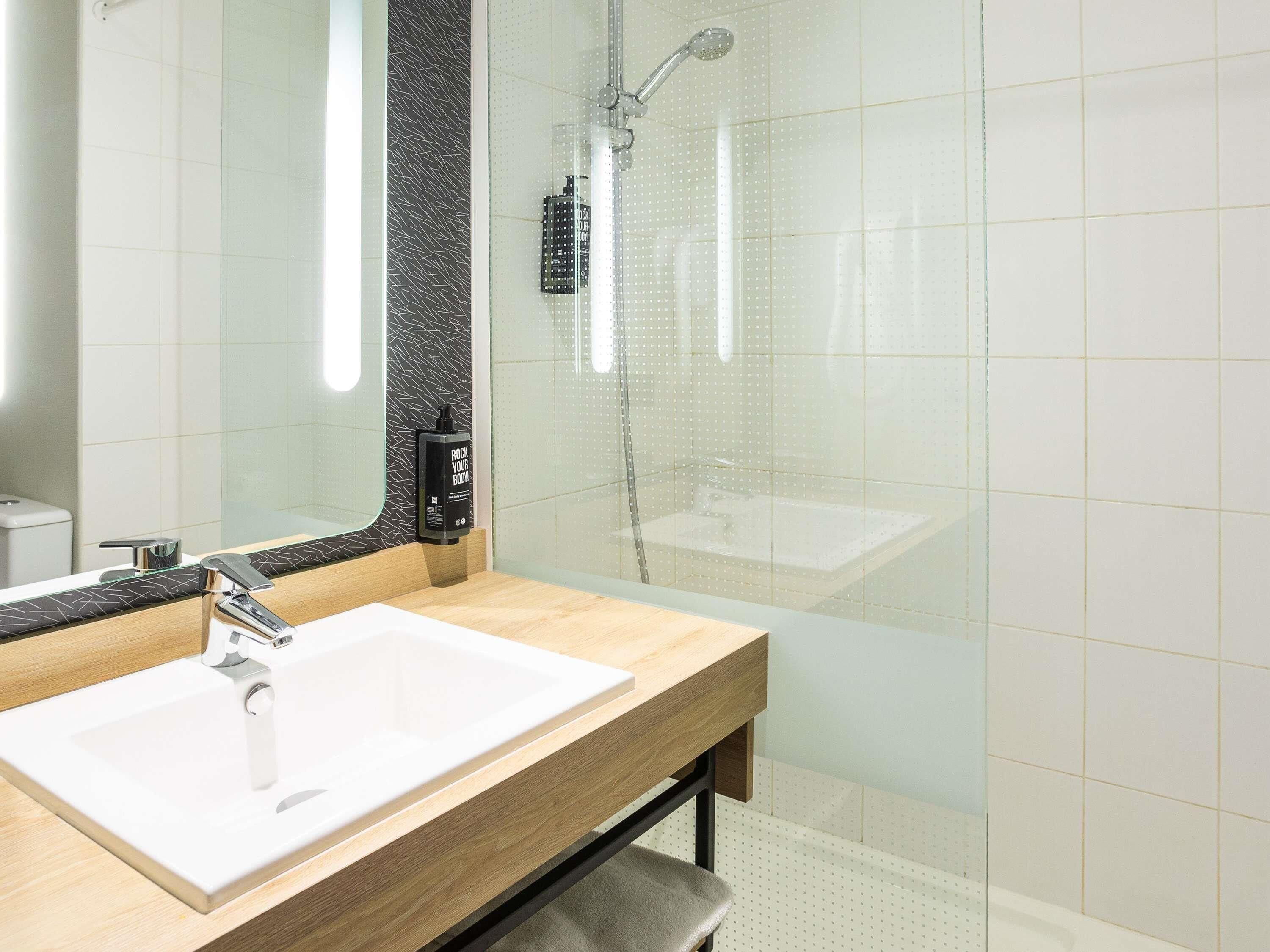 standard double room, 1 double bed | premium bedding, desk, blackout curtains, soundproofing