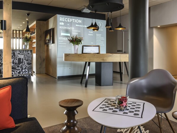 Bar (on property) - ibis Charleroi Airport Brussels South (Fleurus)