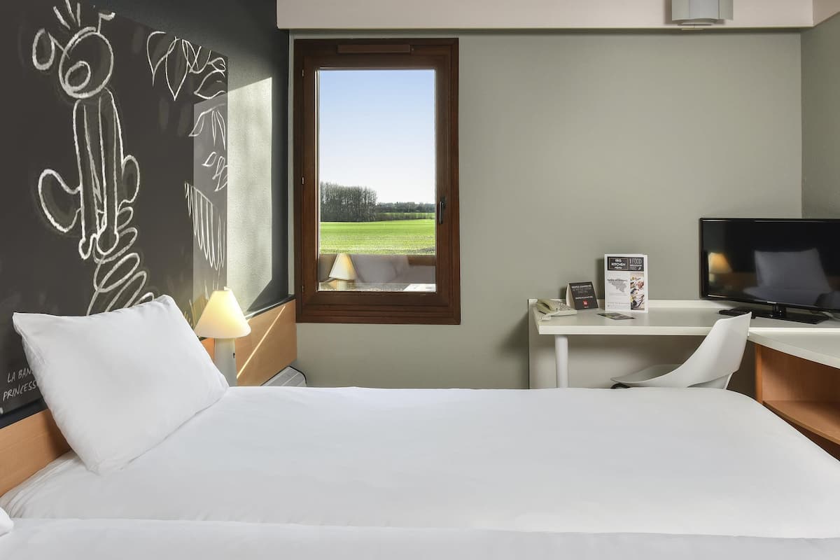 Desk, iron/ironing board, free cribs/infant beds, free WiFi