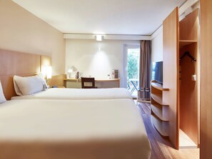 Habitación estándar, 2 camas individuales | 1 habitación, ropa de cama de alta calidad, escritorio y insonorización 