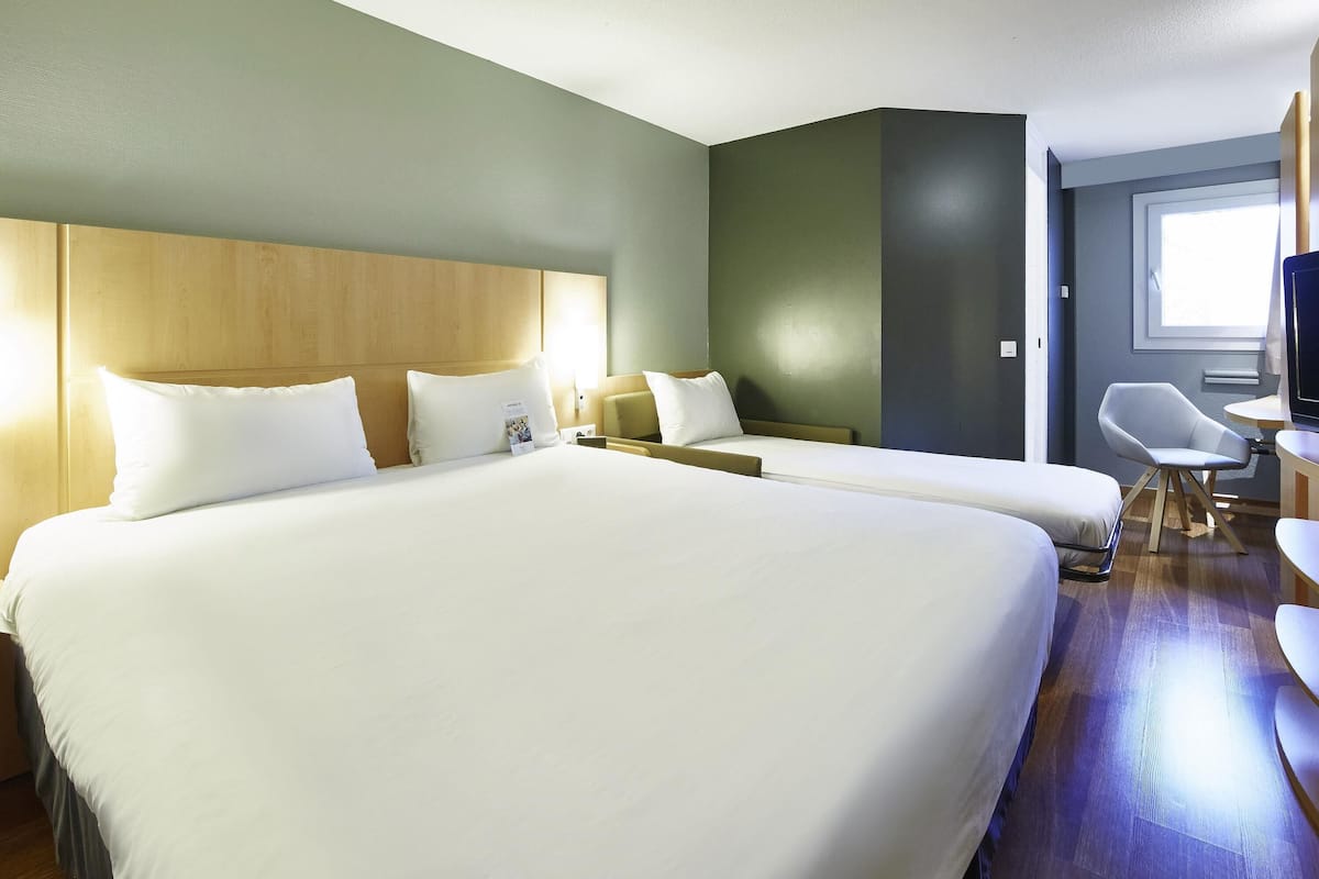 Standard Double Room, Multiple Beds | Premium bedding, desk, soundproofing, iron/ironing board