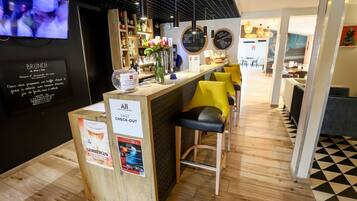 Bar (in der Unterkunft)