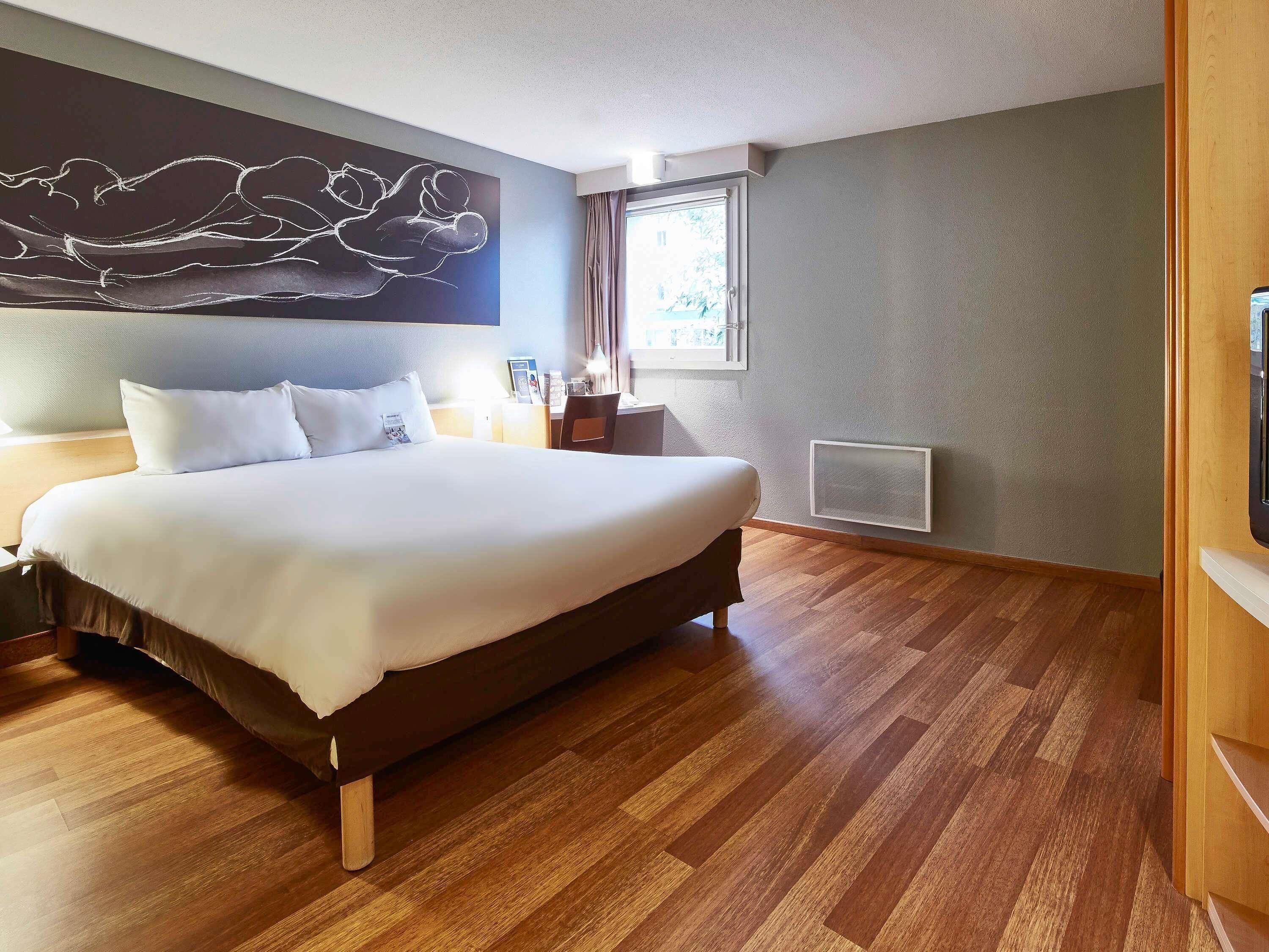 Standard Double Room, 1 Double Bed | Premium bedding, desk, soundproofing, iron/ironing board