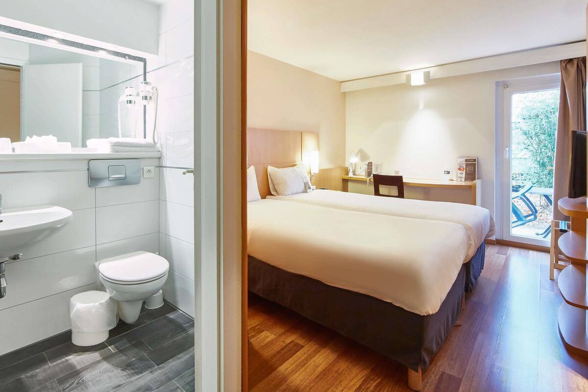 Standardzimmer, 2 Einzelbetten | Hochwertige Bettwaren, Schreibtisch, schallisolierte Zimmer