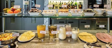 Daily buffet breakfast for a fee