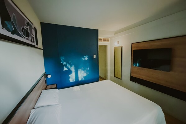 Standard Room, 1 Double Bed | Minibar, desk, blackout curtains, soundproofing - ibis Mendoza Hotel (Guaymallen)