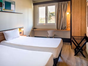 1 bedroom, minibar, desk, blackout drapes