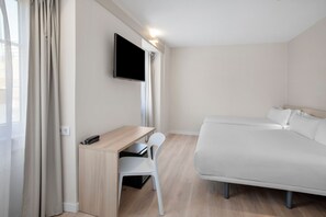Family Room | 1 bedroom, in-room safe, desk, free WiFi