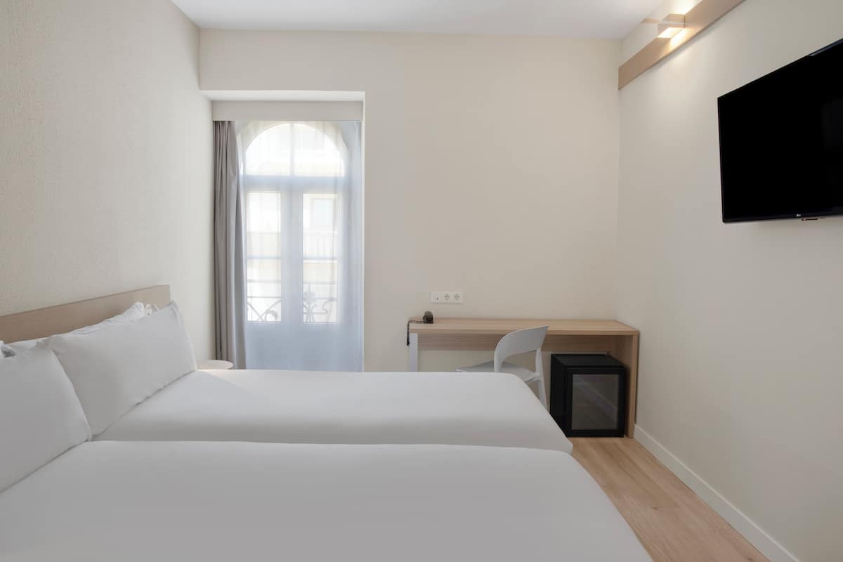 In-room safe, desk, free WiFi, bed sheets