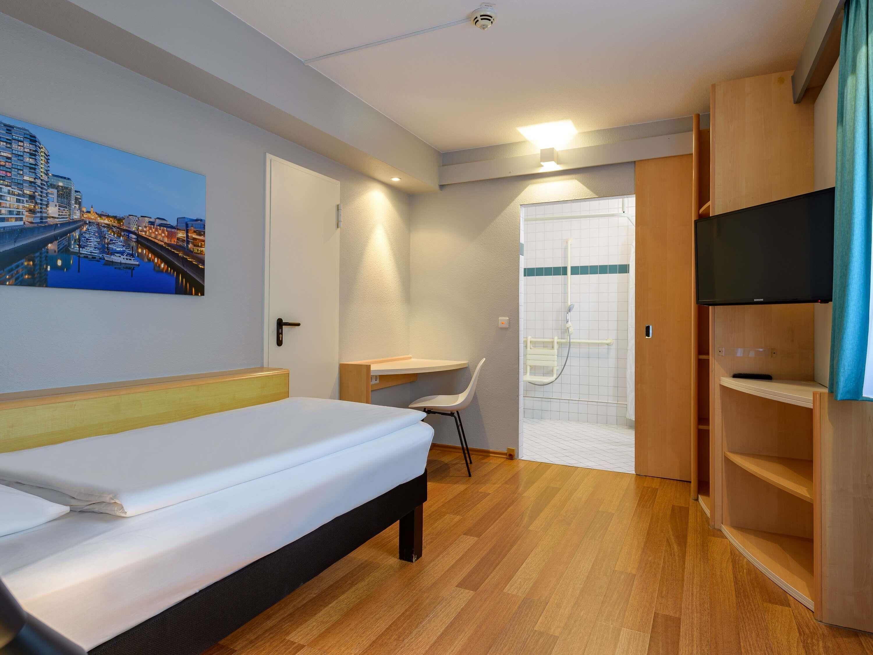 Habitación estándar, 1 cama individual, con acceso para personas discapacitadas | Escritorio, cortinas blackout y insonorización 