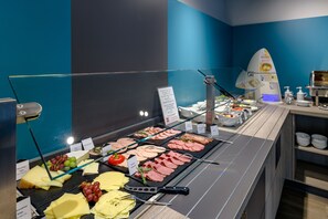 Daily buffet breakfast (EUR 17.50 per person)