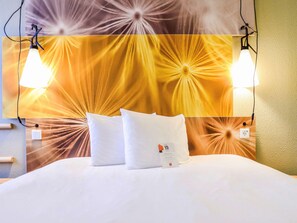 1 chambre, surmatelas, bureau, rideaux occultants