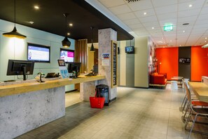 Reception - ibis Frankfurt Airport (Kelsterbach)