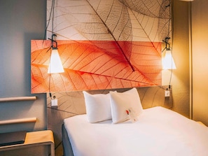 Chambre Standard, 1 lit double | Surmatelas, bureau, rideaux occultants, chambres insonorisées