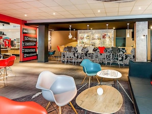 Serves breakfast, lunch, and dinner - ibis Frankfurt Airport (Kelsterbach)