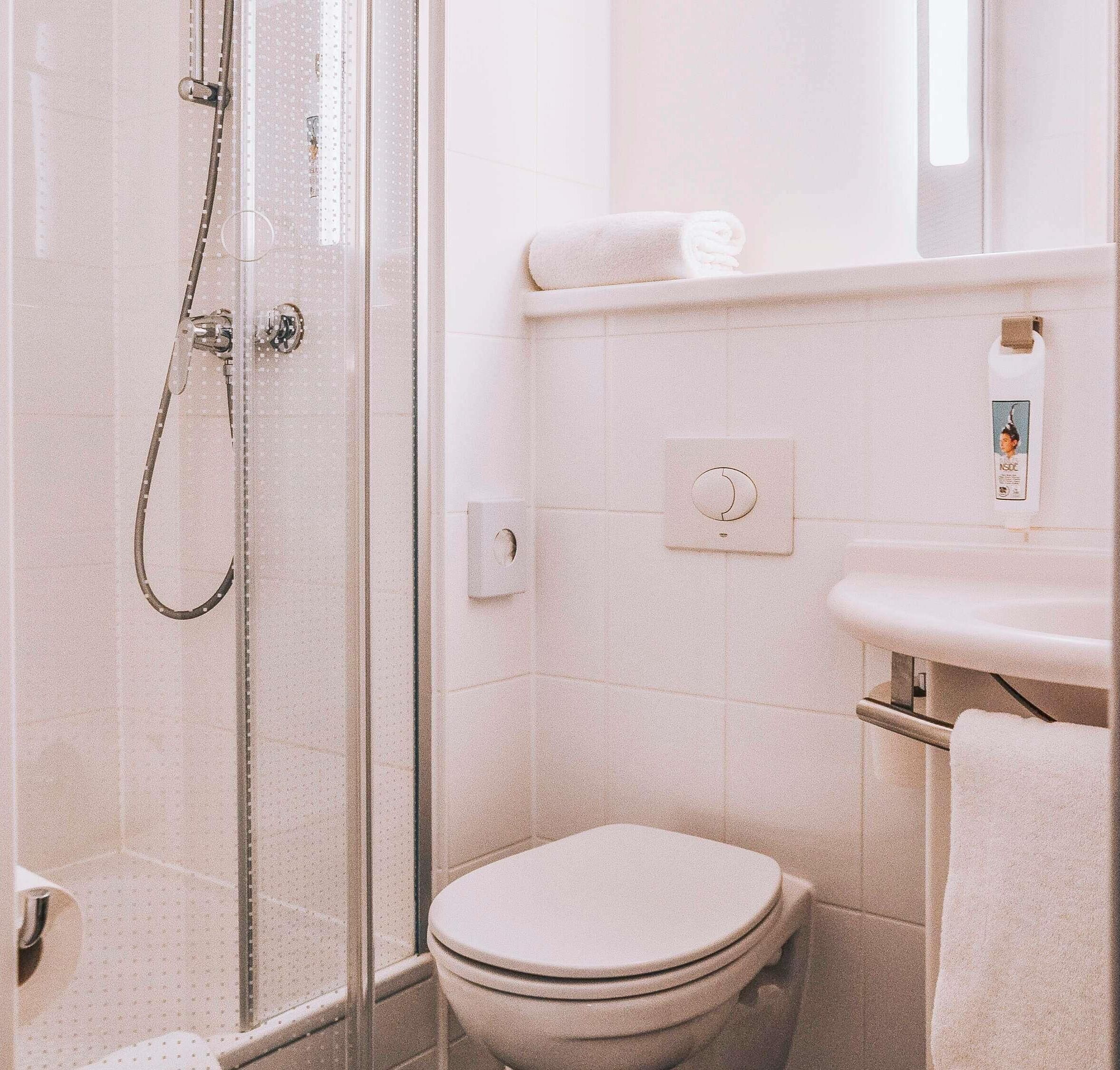 standard twin room, 2 single beds | pillow-top beds, desk, blackout curtains, soundproofing