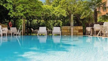Seasonal outdoor pool